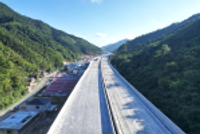零道高速两座大桥相继贯通,预计2026年底全线通车