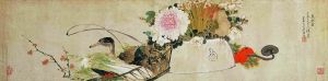 居廉 《岁朝清供图》 1860年作 画中有菊花、水仙、玉兰、梅花、灵芝、柿子、绍菜、竹笋、竹叶、天竺子、月季、鸭等。其中水仙、玉兰、梅花、天竺子是岁朝花,应节盛放。而月季是四季常开,连绵不断,故而代表“长寿”之意,月季又被人们称为四季花或长春花。水仙的“仙”字、天竺子的“天”字,加上竹叶的“竹”字和“祝”字同音,如是这几样植物便传递了“