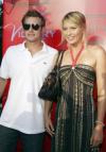 英国网球宝贝性感作秀